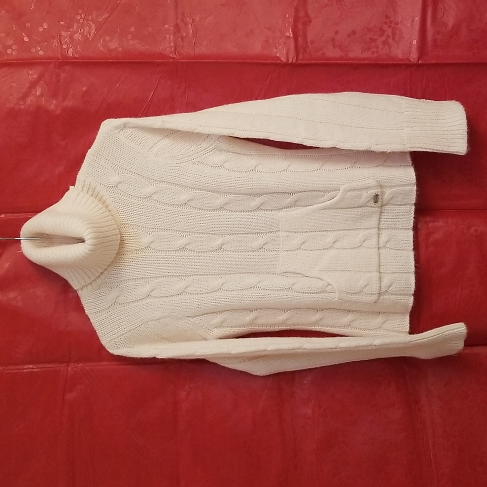 Turtleneck sweater w/ thumb holes